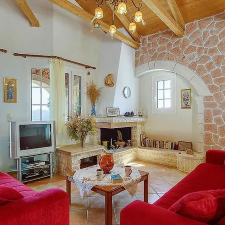 Sleeps 6 Pool Air Con Wifi